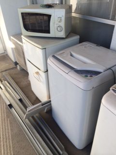 冷蔵庫、レンジ、洗濯機を回収しました。